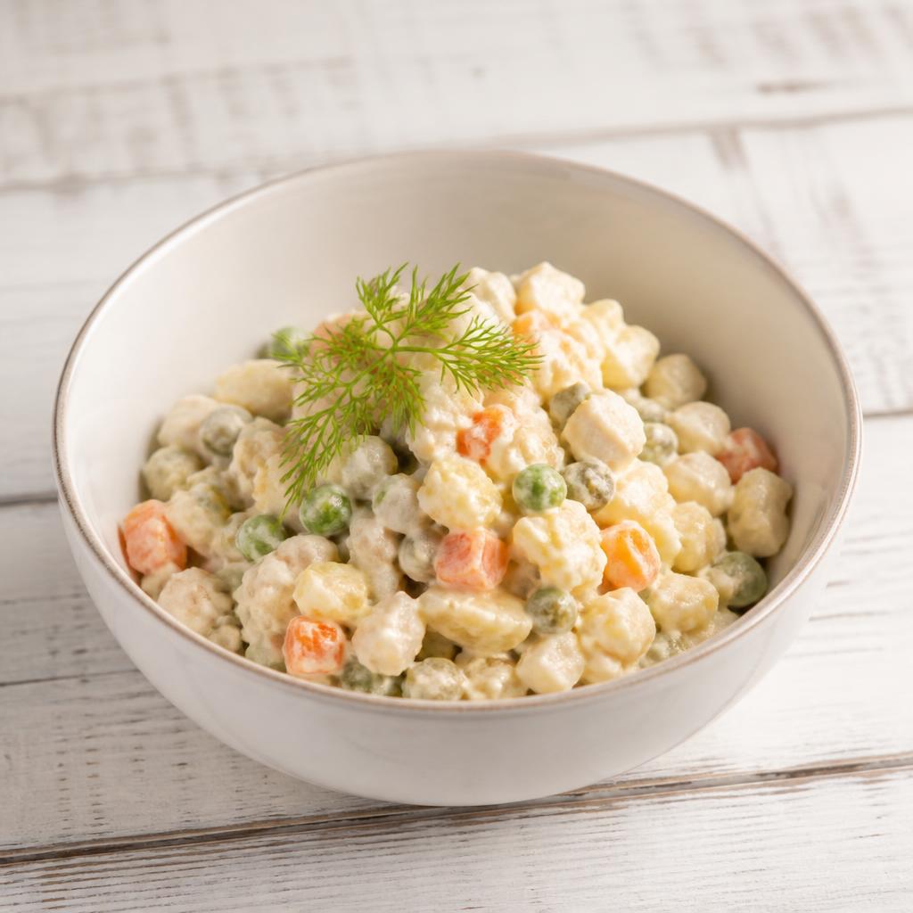 Салат Оливье с курицей